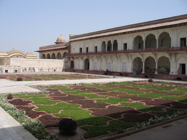 aaj